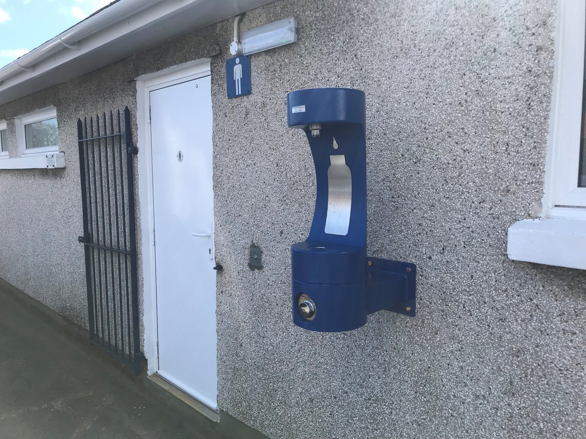 PortErinComs's tweet photo. Port Erin Commissioners install water bottle refill points

Bottle-refill points are set to be rolled out within Port Erin this year as part of a plan to reduce the amount of single-use plastic waste.

https://t.co/RvFLOmdMnT #Refillisleofman #visitporterin #RefillRevolution https://t.co/PpvnRdYyos