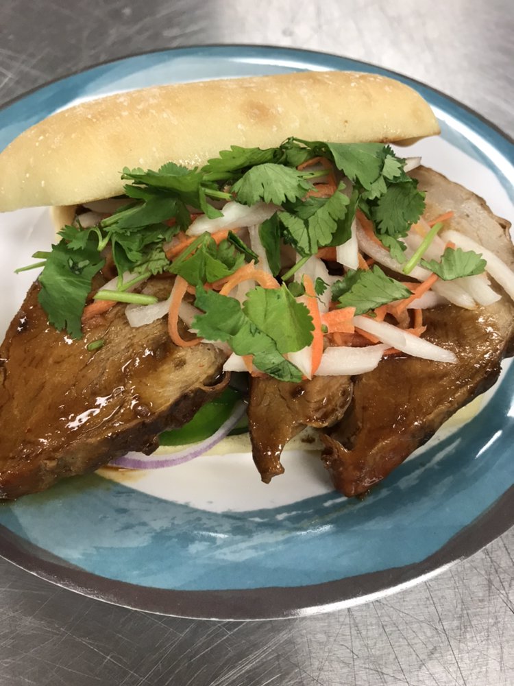 uwlacrossedine's tweet image. The Banh Mi is ready! Doesn’t it look awesome?! Stop by Kichen Classics and try it out!! #webuildinclusion #altogethergreat #kitchenclassics #sandwichoftheday #uwlacrossedining