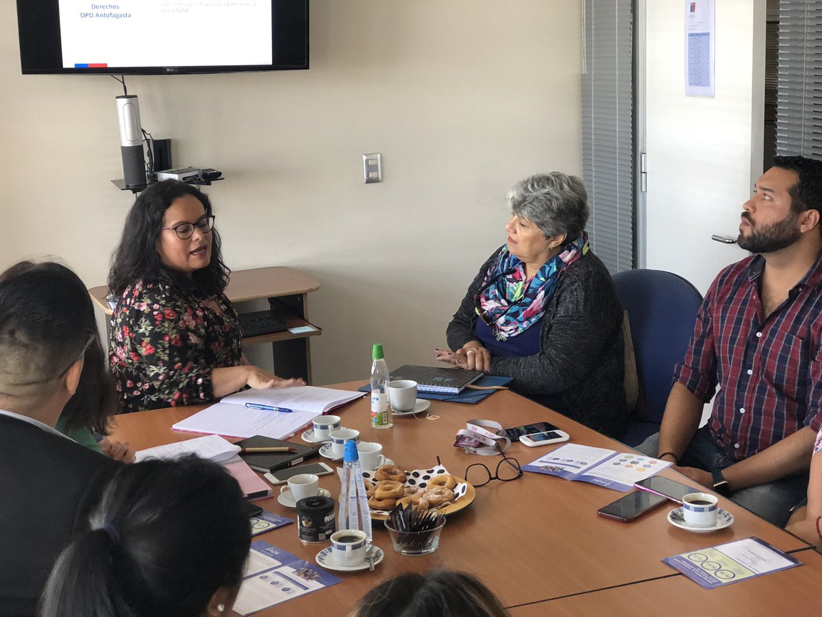 SenameAntofa's tweet photo. Porque el trabajo intersectorial y coordinado es fundamental para poner a #LosNiñosPrimero hoy Gestora #Programa24Horas #Antofagasta se reunió con Jefa del Gabinete Técnico, Coordinadora de Convicencia escolar y Asesor del Centro General de padres de la @cmds_antof 🤝 https://t.co/uwCrZK94tP