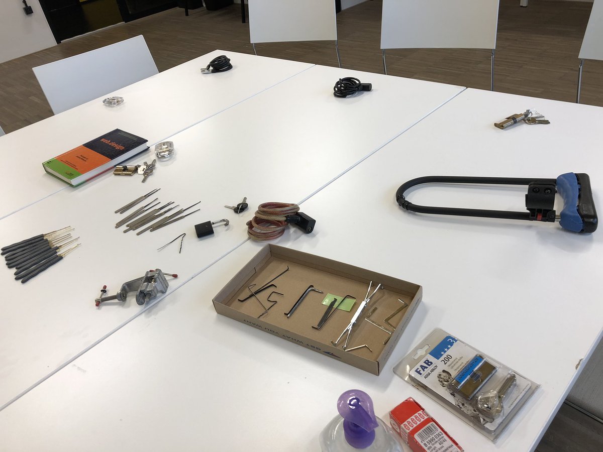 JanBleha's tweet image. #Lockpicking workshop ready @ImpactHubBrno #TechWeekCE