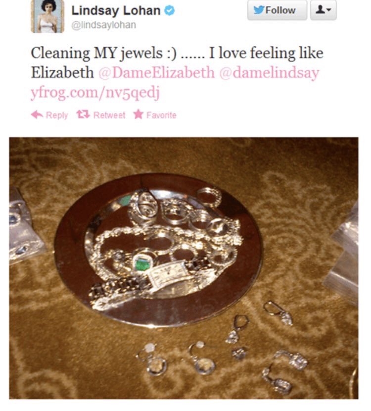KaisleXY's tweet photo. I still think about that time when Lindsay Lohan got high with Lady Gaga &amp; then robbed her lol https://t.co/JQzu6xN9UB