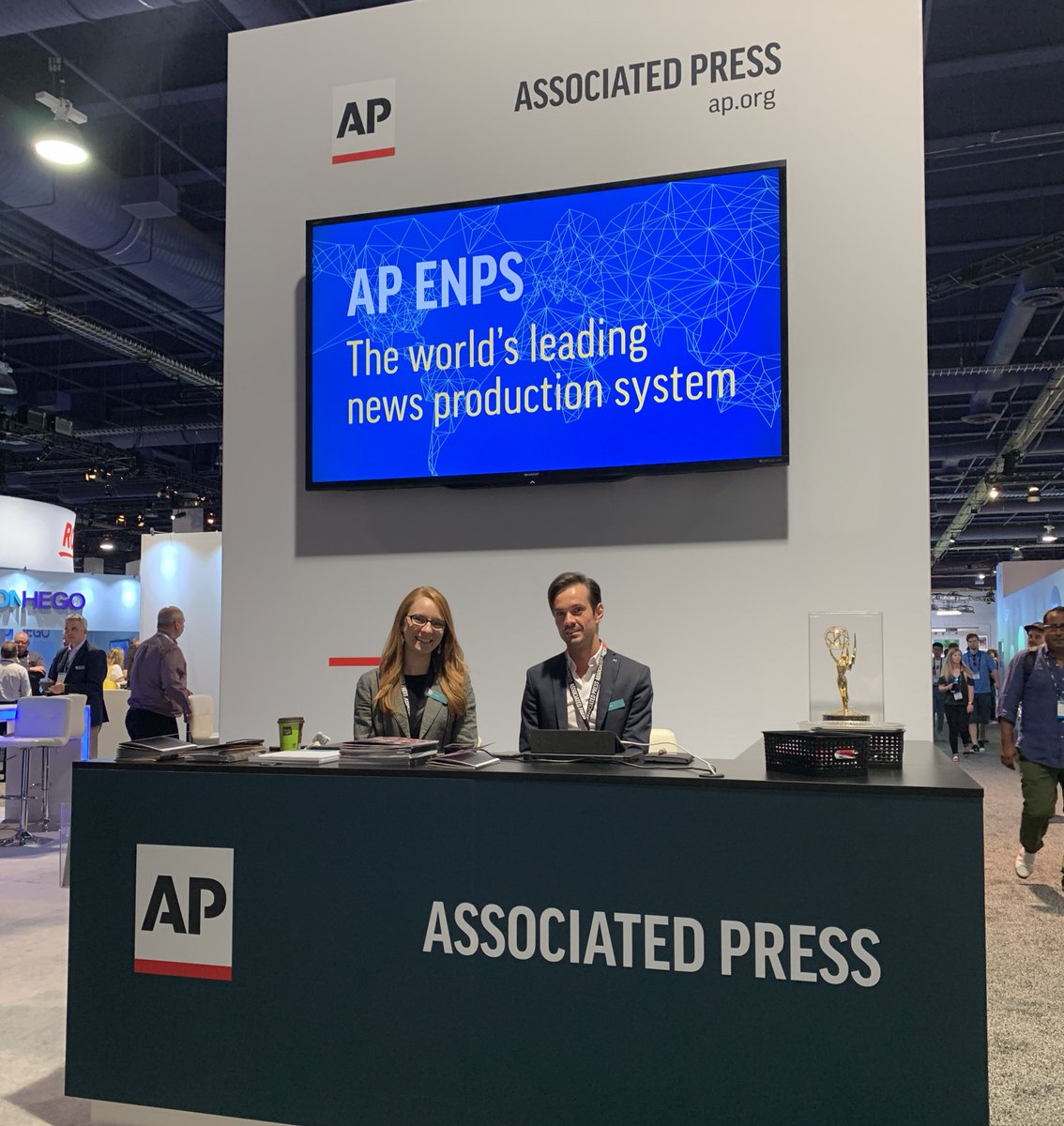تغريدات الوسائط عن طريق The Associated Press Associatedpress تويتر