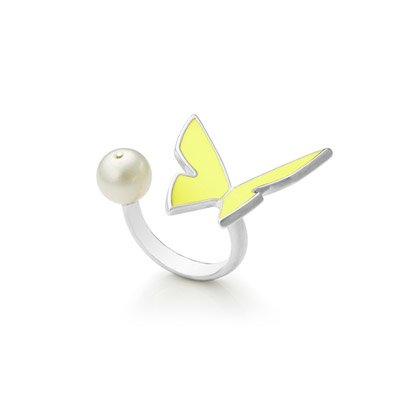 New arrival in #wndrlnduk. Introducing  our 1st Estonian #jewellery designer to join the family. Meet Tallinn based #Hyrv, and discover the collection with a strong emphasis on sculpture and use of #sustainable materials. - mailchi.mp/9c7a45784c05/n…