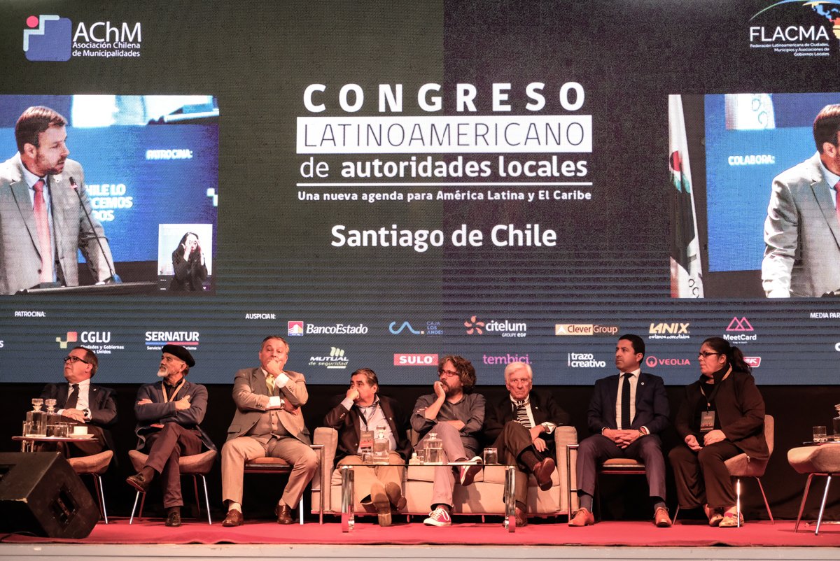 📢El #CongresoFlacmaChile2019 pone el desarrollo sostenible local en el centro del debate‼️

👁‍🗨Sobre la declaración de FLACMA y su compromiso con el cambio climático, igualdad de género, migraciones, transparencia, seguridad ciudadana👇
uclg.org/es/media/notic…

#Local4Action