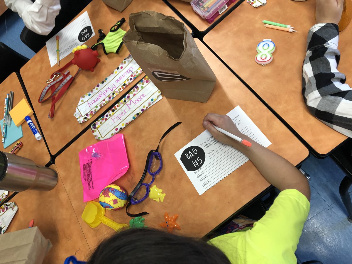 mrs_king811's tweet photo. Main Idea bags teach an abstract topic in a concrete way. The engagement is real y’all! 😍 #PlanoMagic #MooreFunInSecond https://t.co/RFklOEwldd