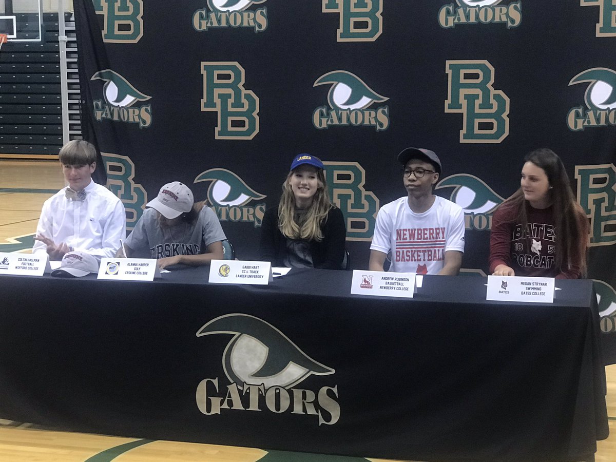 GatorXCTF's tweet photo. A BIG Congrats to Gabbi Hart on signing with Lander University today!! #GoBearcats #GatorTrack #GatorDistance #UsWeRB https://t.co/HoaWOIE5ks