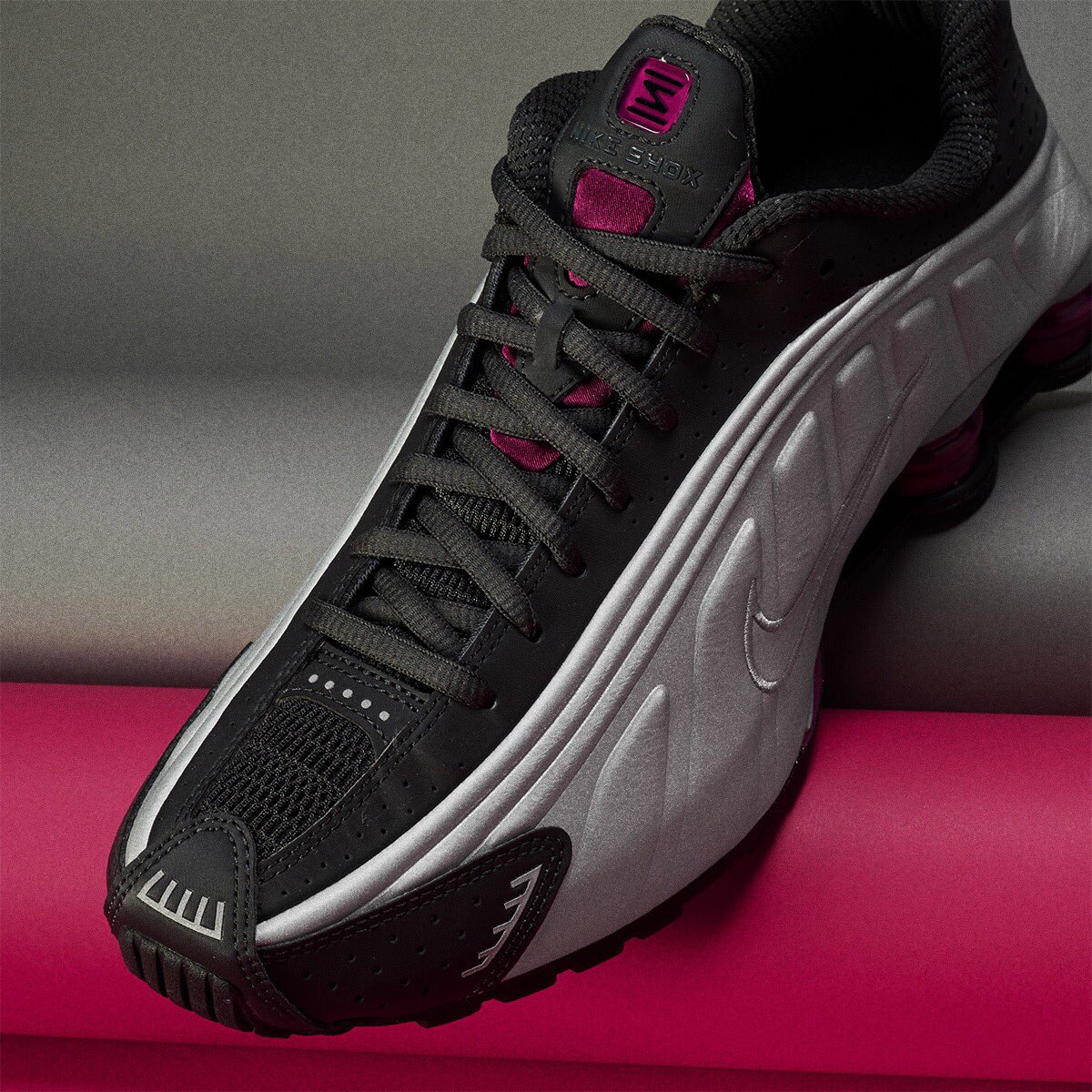 nike shox r4 true berry