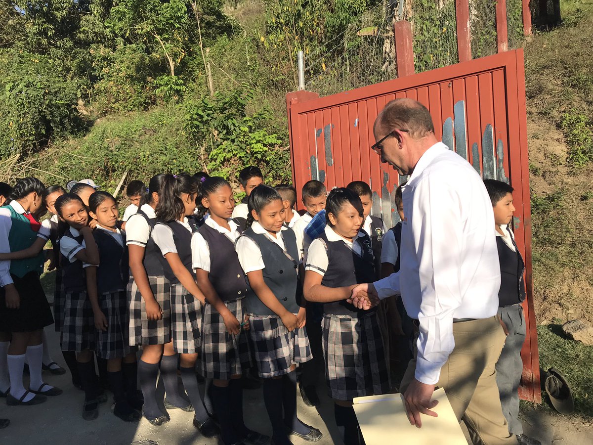 aperdiz's tweet photo. Olimpiada del conocimiento infantil 2019 en el municipio de Atlapexco en la escuela de Luis Villarreal en la localidad de Pahactla con su director el profesor Roberto González y la profesora Marcelina de la cruz, Midey Ramírez Y Moisés Salas.#OCIHidalgo2019 @CECyTEHidalgo https://t.co/sVeDFXWUhJ