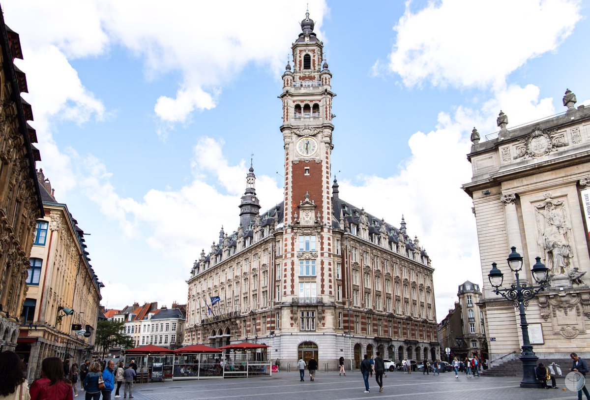 povecham's tweet image. Absolument ravie d’être à Lille pour le Salon des Blogueurs de Voyage ! 2ème visite pour moi dans cette belle ville, et toujours avec un temps merveilleux 😎 Les incontournables de la ville par ici 👉 bit.ly/2G9SyO6 #WAT19 #HelloLille