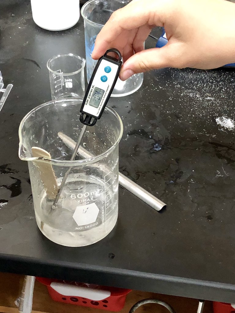 GoskyLiz's tweet photo. We are getting better at writing our CERโs #inquirybasedlearning
#eastchemrocks #itsgettingcoldinhere https://t.co/JCvbMUj2E8