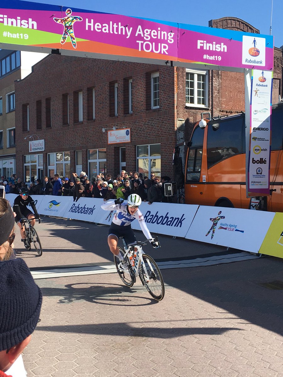 Prachtigedag op Borkum met top dames wielrennen.. BCL Actief sponsort de groene trui... Samen met het HANNN op weg naar meer gezonde jaren..😊