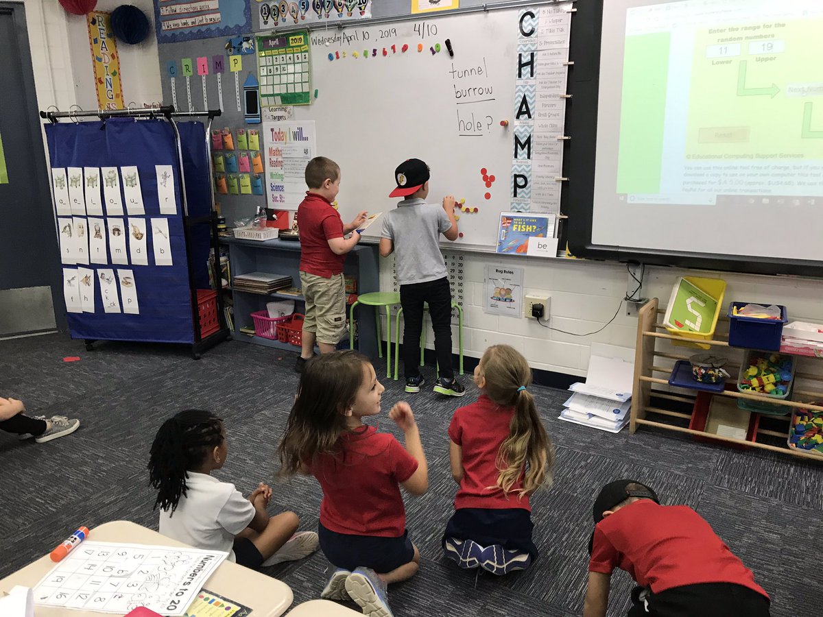 Lulu_atthebeach's tweet image. Math challenge in kindergarten! #ReadPattilloElementary #mathgames #kindergartenmath  #teamk