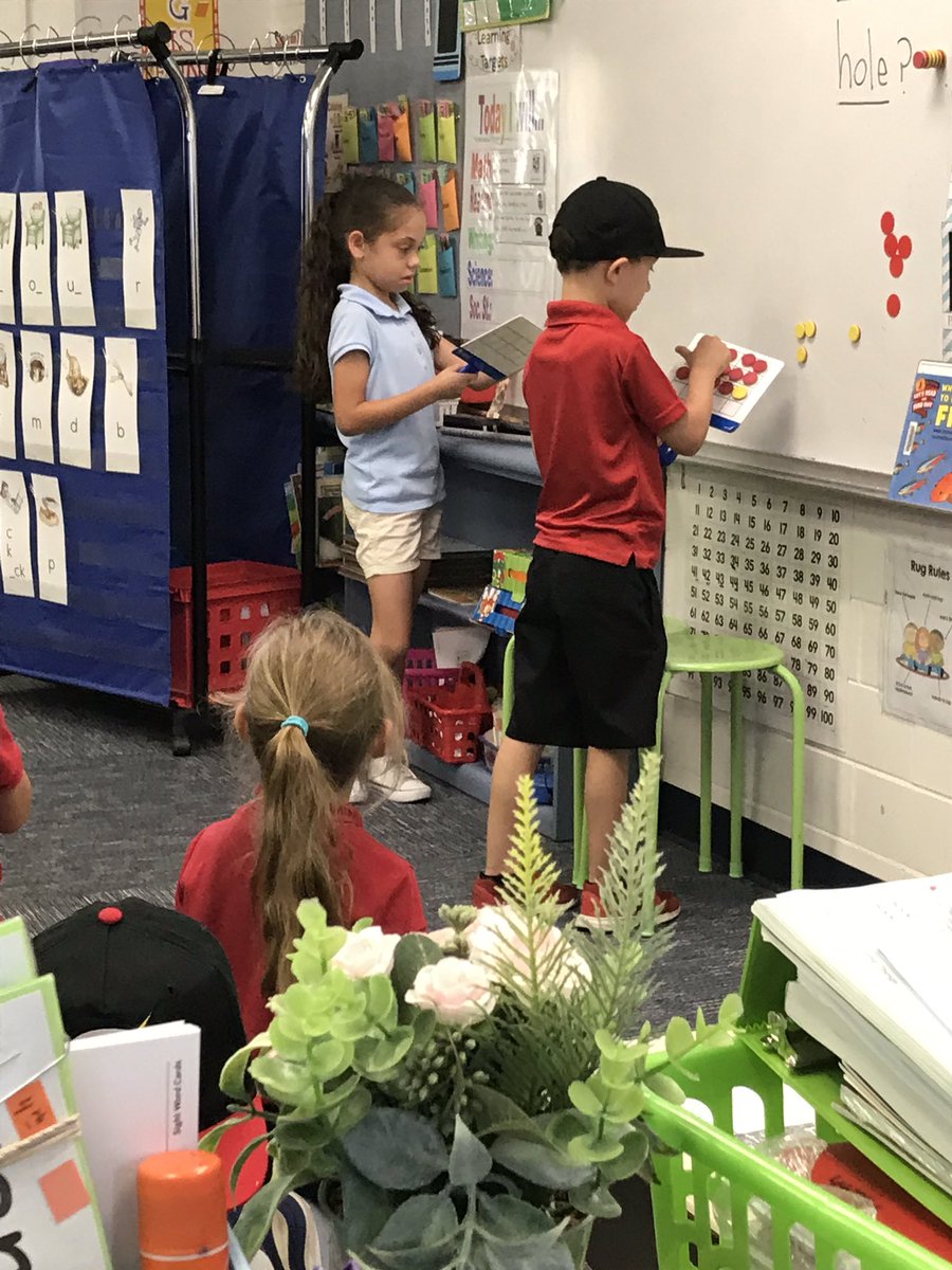 Lulu_atthebeach's tweet image. Math challenge in kindergarten! #ReadPattilloElementary #mathgames #kindergartenmath  #teamk