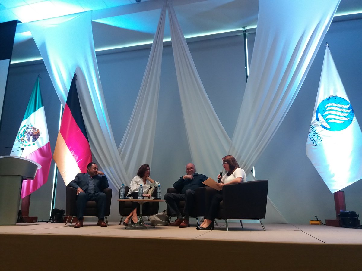 Luis_Huacuja_A's tweet photo. "México como Constructive Power" @mexconstpwr #MxConstructivePower Panel 1. Las transformaciones del escenario internacional y su impacto en la seguridad mundial. Mónica Serrano @CEIColmex Rafael Velázquez @UABCSoficial Víctor López V. @UAZ_Oficial
@TECcampusGDL  @LRI_ITESM_GDA https://t.co/67r7wfMrcm