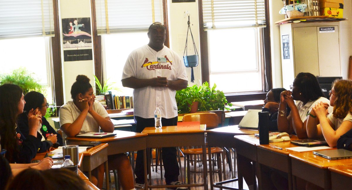 IND1847's tweet photo. Impressive! Mike Preston, Baltimore Sun Ravens, and lacrosse columnist spoke the truth to IND’s Journalism students about the in and out challenges of being a columnist. Thank you, Mr. Preston! The journey has just begone for many IND Journalism students! #indofmd https://t.co/Mw47jeHXpq