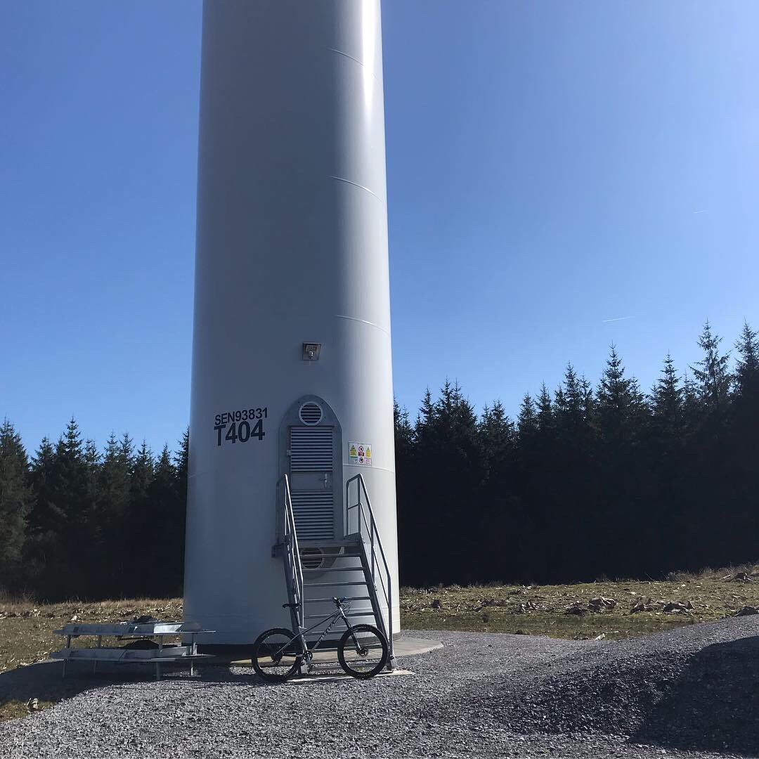 _mbspain's tweet image. Nice little solo blast around #Brechfa west, Barney is now flying down the hills (pretty good going up too) and these Mil-tec glasses do the job perfectly!  #mtb #wales #findyourepic #steelisrealmtb #steelisreal #hardcorehardtail #cotic #BFe #miltec #goggles #glasses