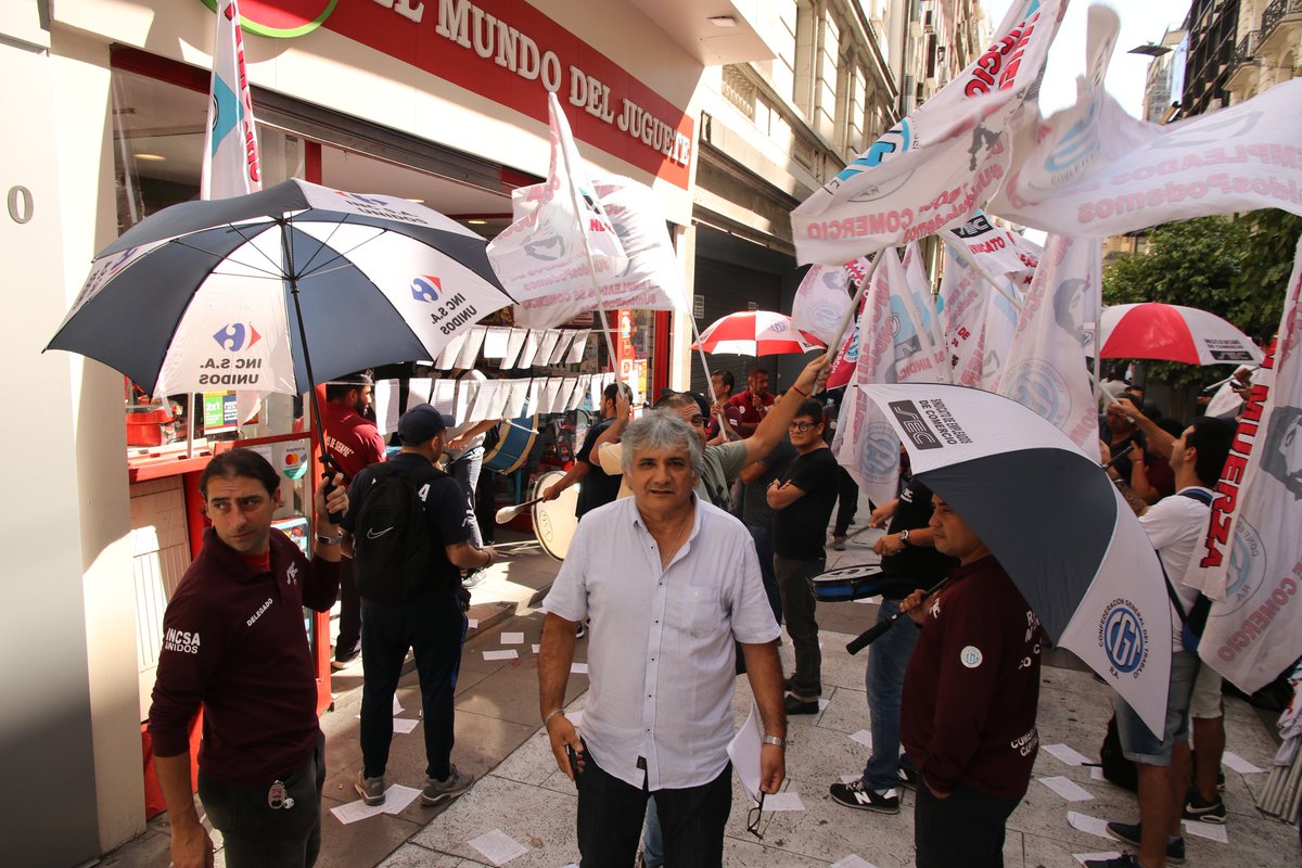 JoseMedinaSec's tweet photo. @elmundodeljugue No vamos a permitir que el #sueldo sea abonado en cuotas.
El equipo de @RamonMuerzaSEC siempre junto a los trabajadores. 

#UnidosPodemos 
#GranateMorada 
#ElEquipoDeRamonMuerza https://t.co/eVM355KOVN
