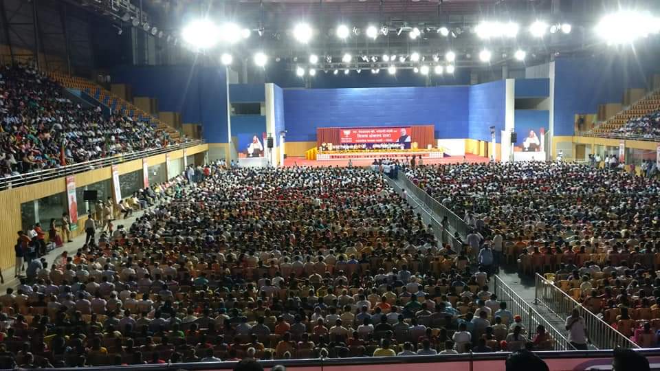 TheSalgaonkar's tweet photo. Huge response to Prime minister Narendra Modi in Goa. The energetic crowd of 30000+ was saying it quite clearly- #PhirEkBaarModiSarkar
#AayegaTohModiHi
#GoaWithModi https://t.co/j3DFcshFh6