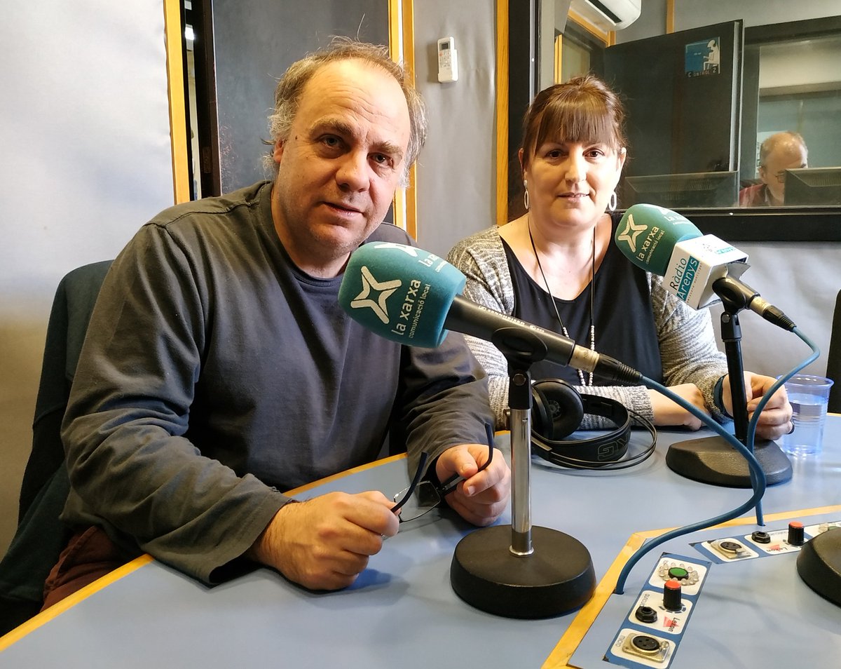 HoraLudica's tweet photo. Avui programa! Ens visiten l'Artur i la Yolanda els responsables de @doitgames1 per parlar del magnífic catàleg que han aconseguit en un any d'existència! Pura passió pels jocs!! #jocsdetaula @radioarenys #onadigital https://t.co/YHdiBTYooy