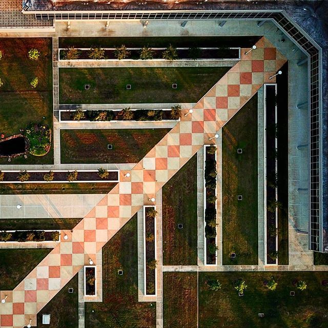 thezoobz's tweet photo. 20190409. Axe. #dronelife #drone #dji #djimavicpro #dronephotography #dronearchitecture #topdownview #symmetry #sunset https://t.co/XwXh8kUP6F https://t.co/drRWoSk5O3