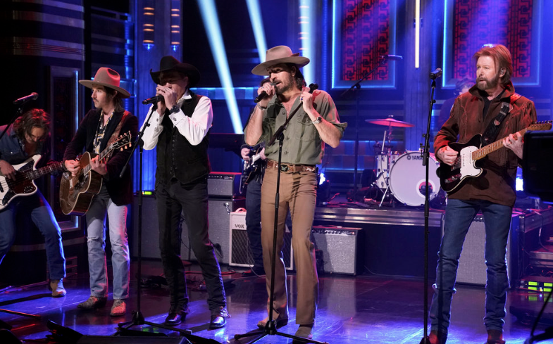 See Midland and Brooks &amp; Dunn sing "Boot Scootin’ Boogie" on #FallonTonight rol.st/2Kq3D2V