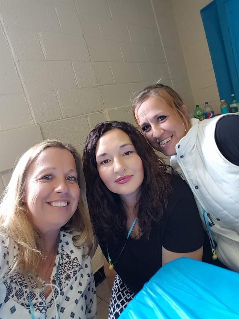 CoastalGlam's tweet photo. I am so lucky to have such beautiful strong ladies in my life #mybestfriends #mysisters 
#NationalSiblingsDay https://t.co/LcwKOBbRob