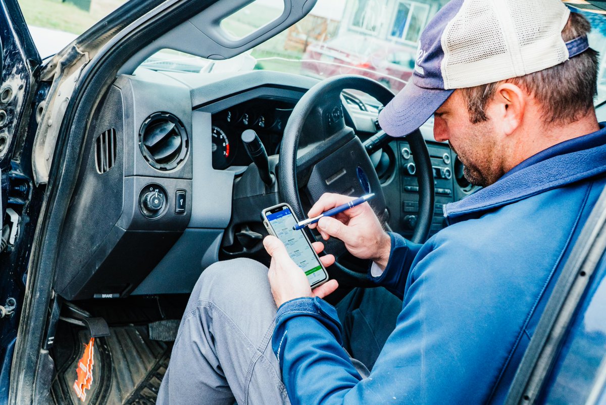 beccaLsimon's tweet image. When there's something creepy crawly hiding in your bed, who you gonna call? Pfitzer Pest Control! Learn the story of the business' success and how couple Garrett and Karen Pfitzer work together to run it. That's in today's @SquareDealSD [Photo by Kristin Retterath]