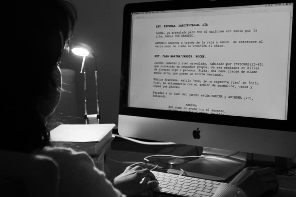 Dramas, comedias, terror, suspenso, aventura… Si buscas realizar una película, El Garfio tiene muchas historias para ti. ¡Contáctanos y... acción! 🎬😊 
elgarfio.com/nuestras-histo…