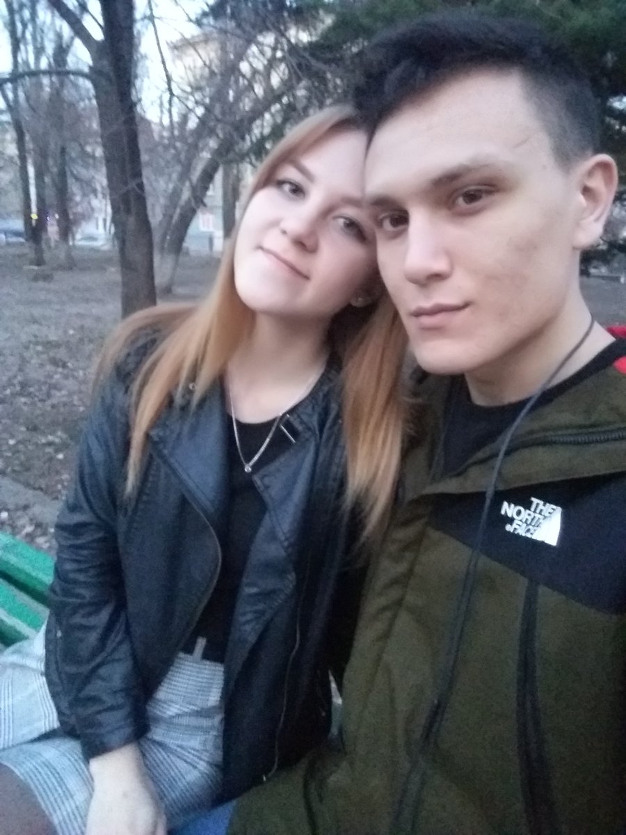 tokarevaakate's tweet image. Выползли с котиком погулять впервые после зимних домашних посиделок