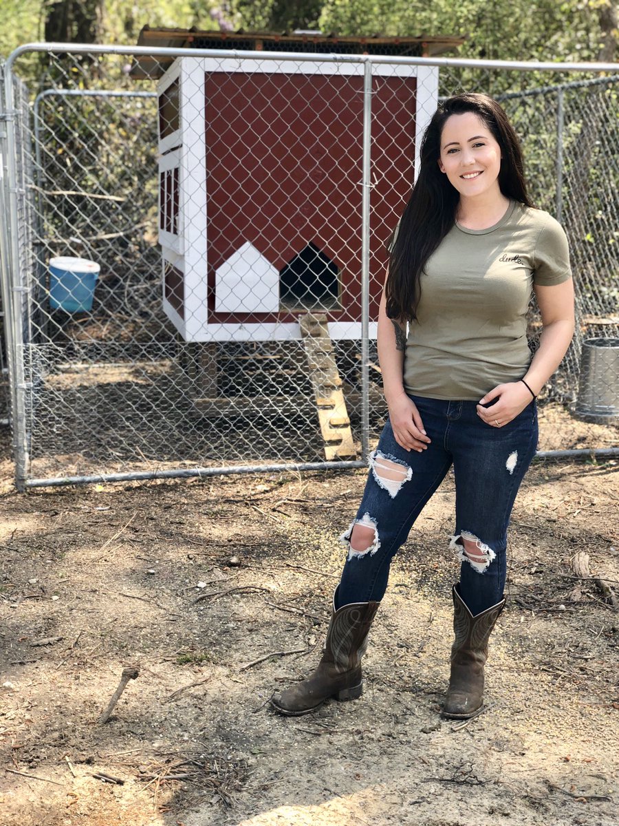 PBandJenelley_1's tweet photo. Building a #ChickenCoop with my #hubby was the best #couplesproject we ever did! Glad I was able to catch the entire process on film! ππ If youβre wondering how to #DIY or just want to watch... check out the new video at... β¨π₯
https://t.co/OC1Dvv2xc5 https://t.co/ND3lzhf5eo