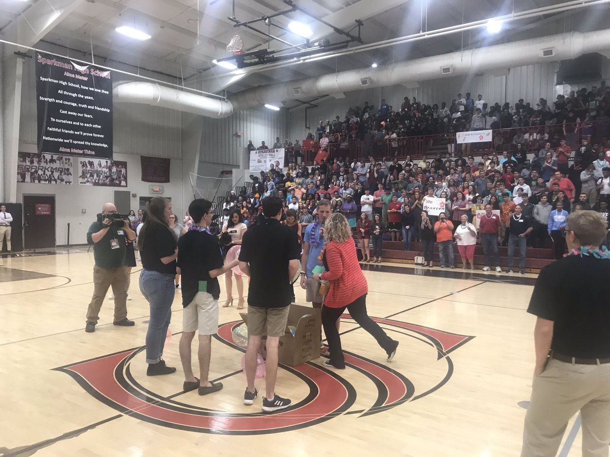 SHSSenators's tweet photo. Its been a great day at Sparkman as our students raised money for 15 yr old Braxton Townsel who is recovering from cancer. The student body helped grant his wish of traveling to Hawaii! Thank you 
 @waff48 @whnt @rocketcitynow and @WAAYTV for coming to the reveal! #WeAreSparkman https://t.co/jtWtEv6k97