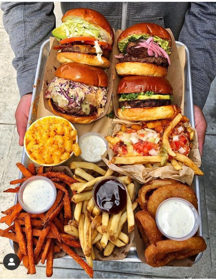 CCraneuse's tweet image. Imagine tu rentres chez toi ce soir et ton mec il t'accueille comme ça.
Tu fais quoi ?