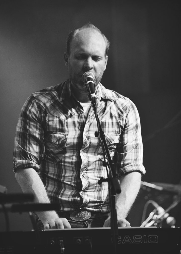 Matt_Kaleta's tweet photo. Went for @MappeOf but stayed for @ruralalberta.
Hereโs a couple shots from their show at @OshawaMusicHall for @oshawamusicweek last week #OMW19 #RuralAlbertaAdvantage https://t.co/3G2mvyssVx