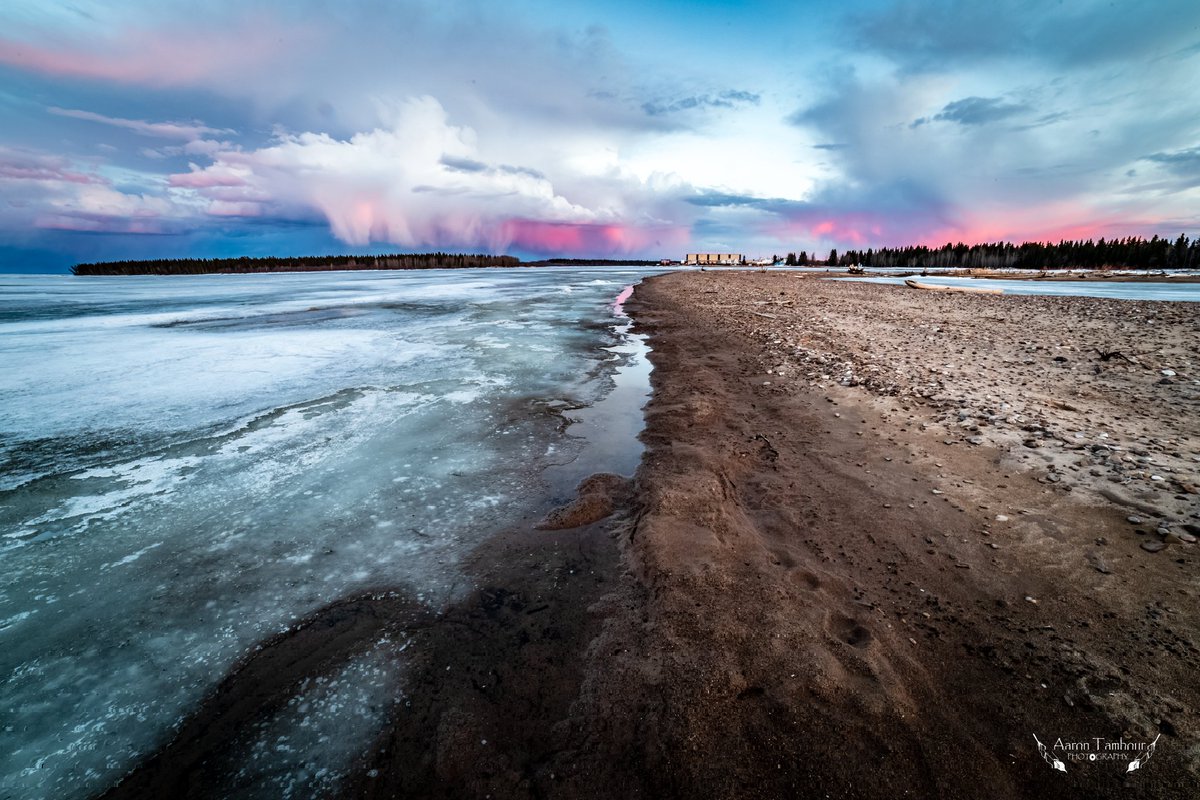 Looking back towards the town of Hay River. The clouds were phenomenal as the sun went down, creating some impressive detail and colors in the sky. #hayriver #northwesterritories #canada #canoncanada #canon5dmarkiv #beach #sunset #aarontambourphotography