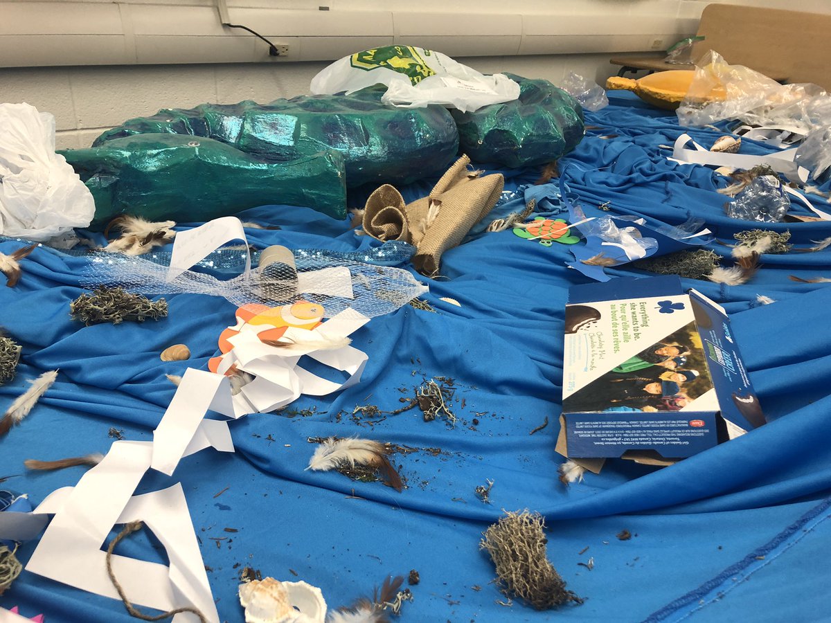 PamBaars's tweet photo. Learning what’s in our water! Amazing last PBL #EDES340 https://t.co/rxhCgoa03o