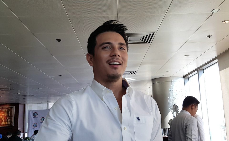 Ejay Falcon inks 2-year contract with Kapamilya network