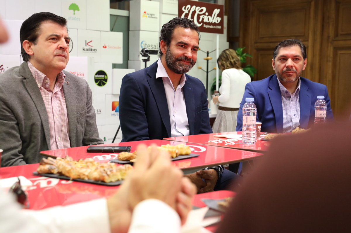 RedaccionClub's tweet photo. Luis Carbajo: “Blockchain da la posibilidad de compartir valor de manera inmediata.”
#coffeexpress @twitlcar https://t.co/ToScVrng2x
