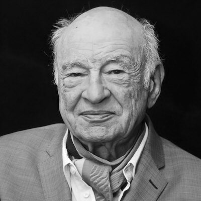 “À force de sacrifier l’essentiel pour l’urgence, on oublie l’urgence de l’essentiel” par <a href="/edgarmorinparis/">Edgar Morin</a> #qotd #CitationDuJour