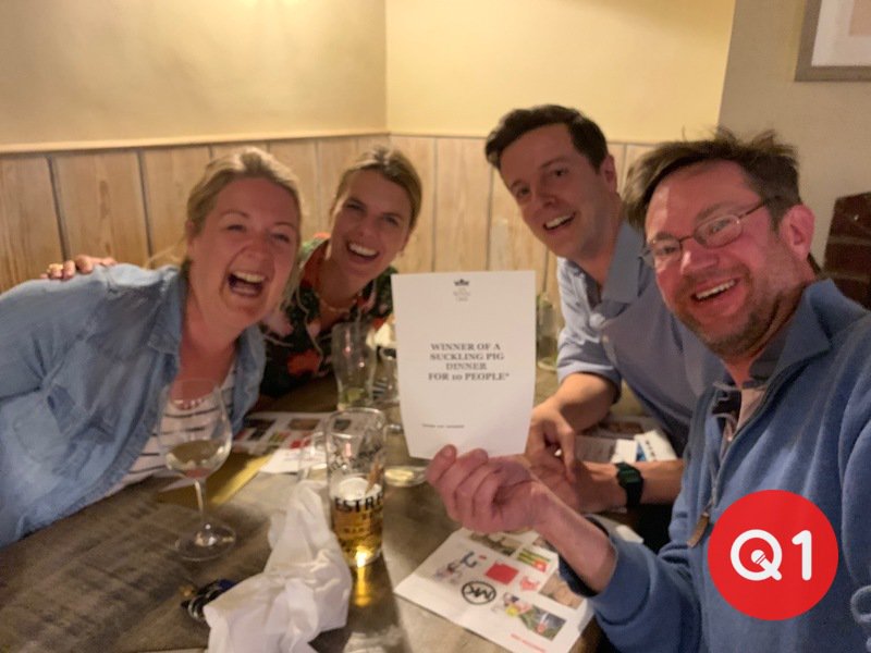 QuestionOneQuiz's tweet photo. B Sharps on song at last...! #PubQuiz @oakyattendon in #Yattendon! https://t.co/WTTe4qv7Ln https://t.co/4rF16SfPFR