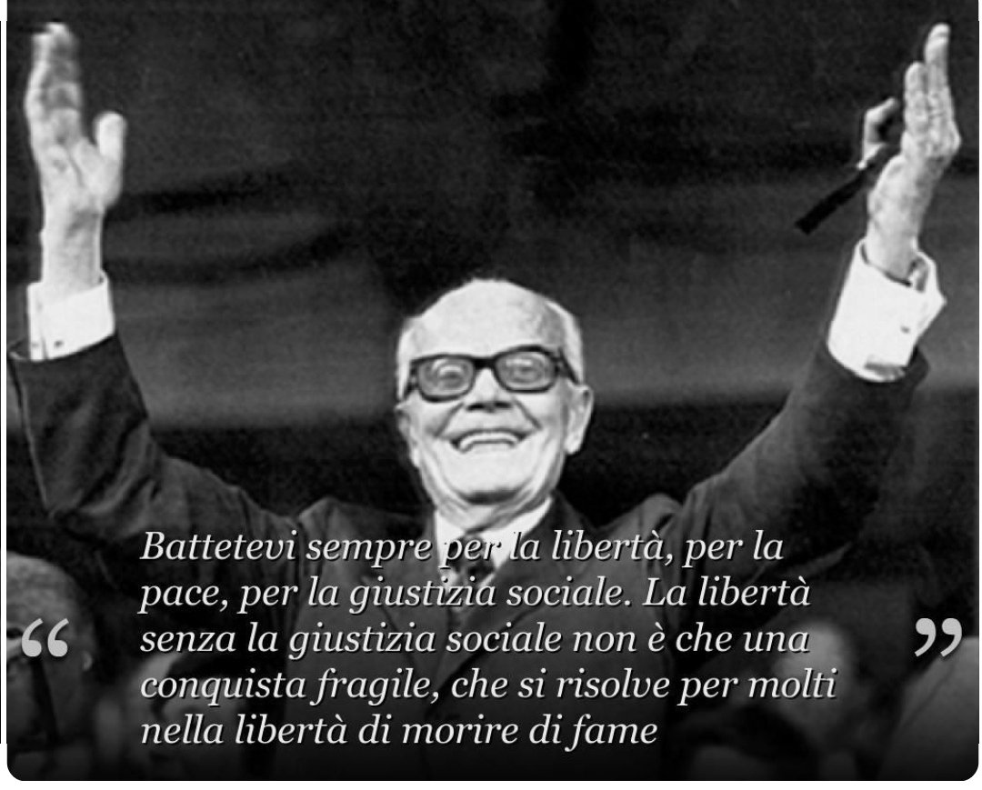 GiulioSiamoNoi's tweet photo. Questo #25aprile è per te, Giulio, che hai vissuto incarnando questi ideali.
È per ricordarci che libertà e giustizia viaggiano di pari passo, 
è per dire che continueremo a pretendere verità oggi ed altri 364 giorni all’anno.

#veritapergiulioregeni https://t.co/OWg1HH2teg