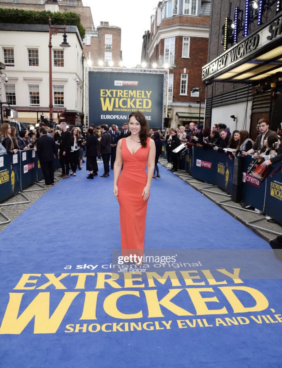 Such an amazing evening at the #ExtremelyWickedShockinglyEvilAndVile film premiere- wearing <a href="/Sistaglam/">Sistaglam</a> by <a href="/MissJessWright_/">Jessica Wright</a> ❤️