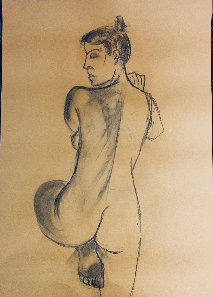 EmilyUpholstery's tweet photo. So happy to be doing #lifedrawing again! Thanks to #thedrawingclub #Leeds thank you for creating such an ace space! #inspired https://t.co/XZ0Kl50ZuT