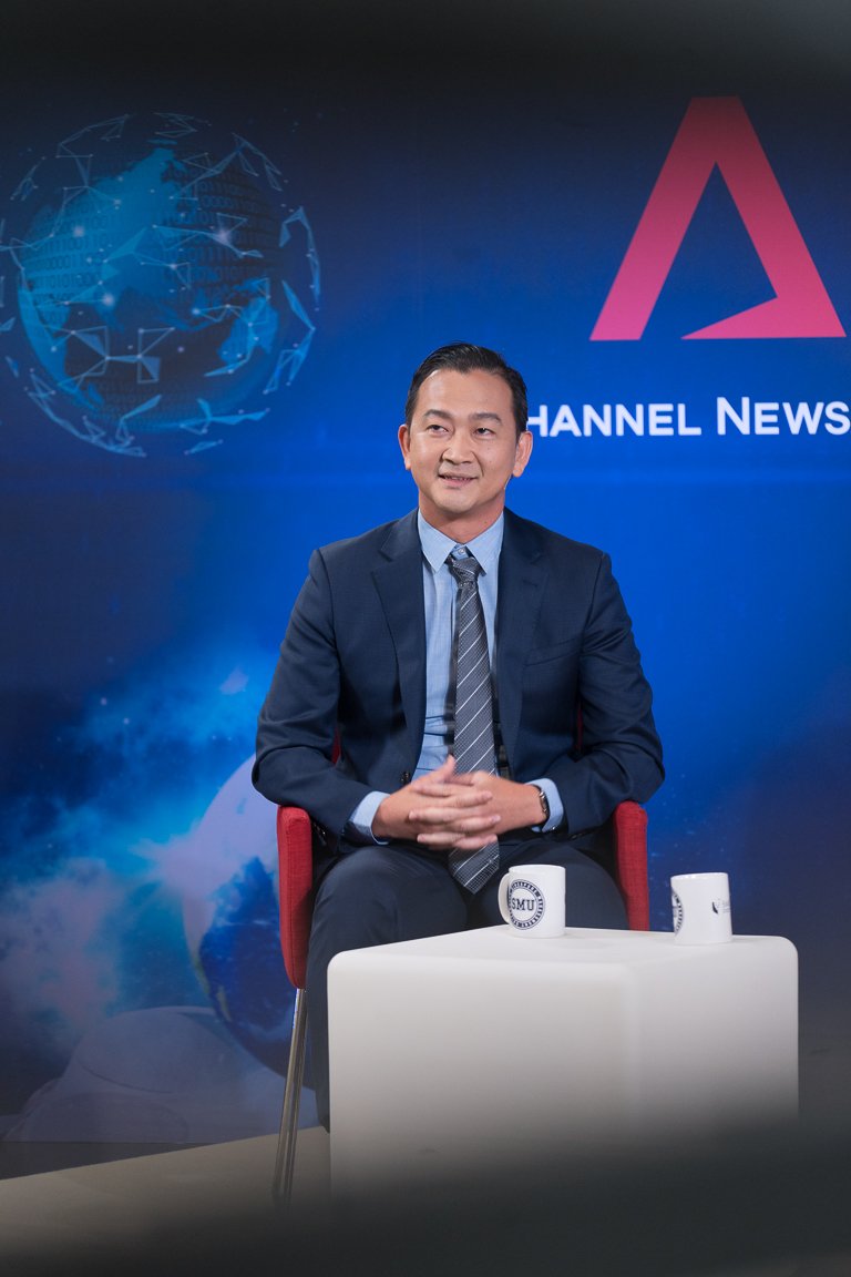 “Putting all these information into a #blockchain actually solve food safety problem easily.” <a href="/chiahocklai/">Chia Hock Lai</a> <a href="/sgfintech/">Singapore FinTech Association</a> Watch more on bit.ly/2Df3sBf #CNAPerspectives Innovate First Regulate Later: #BlockchainsforSocialGood. Photo credit:<a href="/sgSMU/">Singapore Management University</a>