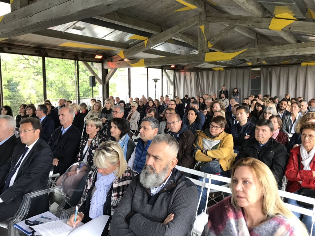 Tourisme Day Pro, 2ème édition 😉
Objectif : sensibiliser les acteurs du #tourisme aux mutations qui touchent les différents secteurs d’activité liés au tourisme et à 
l’importance de se focaliser sur les fondamentaux du métier et sur la qualité
➡️ swll.to/tdpduvar