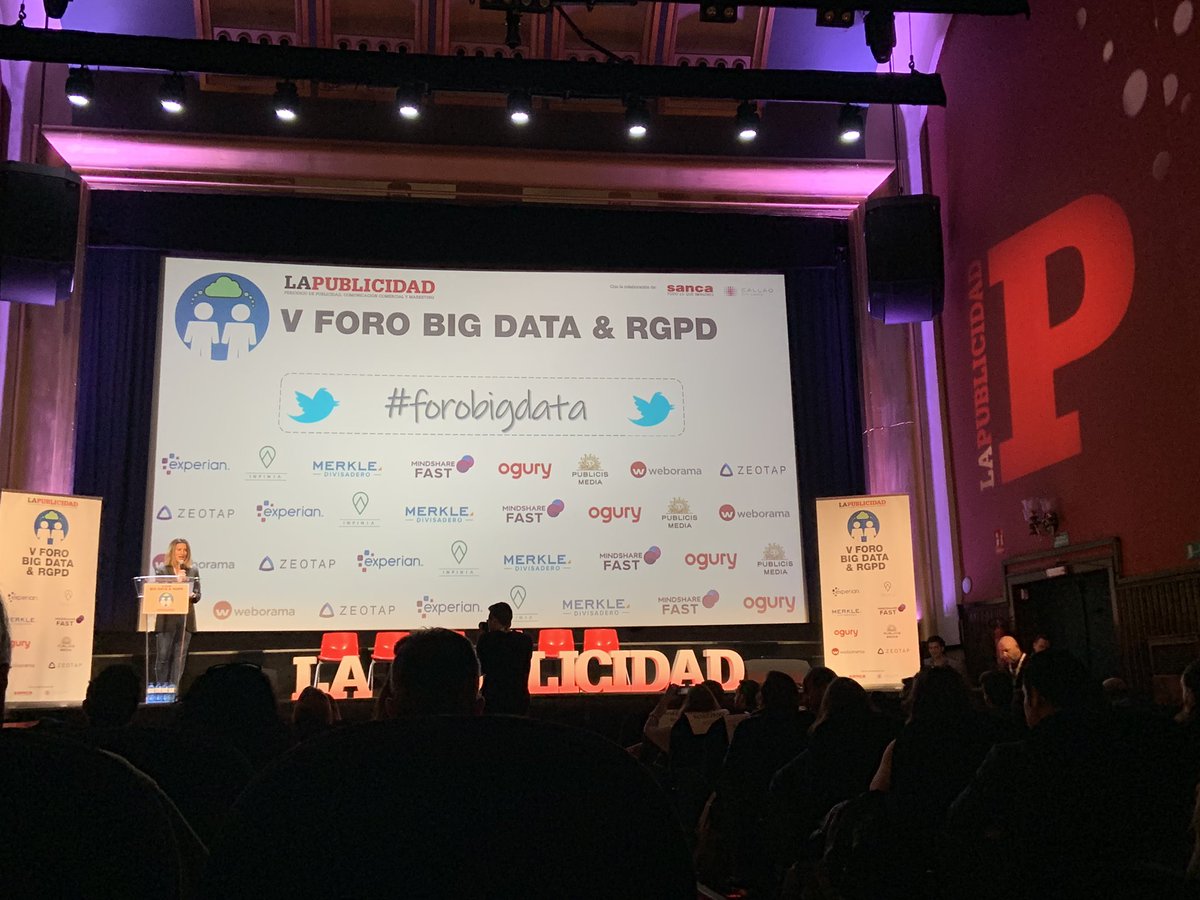 pdesastre's tweet image. Comenzamos el #forobigdata con @HenryVelasquezY de @PublicisGroupe