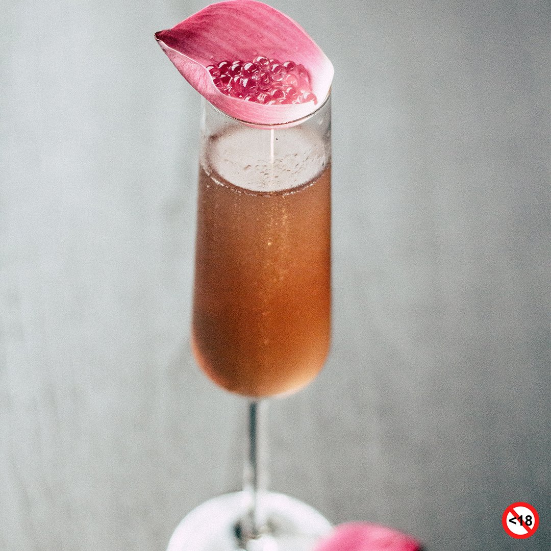 ABInfusions's tweet photo. #ThirstyThursday Bubbly, fruity and utterly delicious. Yes, we are talking about Infusions! #Bubbly #fruity #delicious #Stellenbosch https://t.co/ZhbHdcaJYT