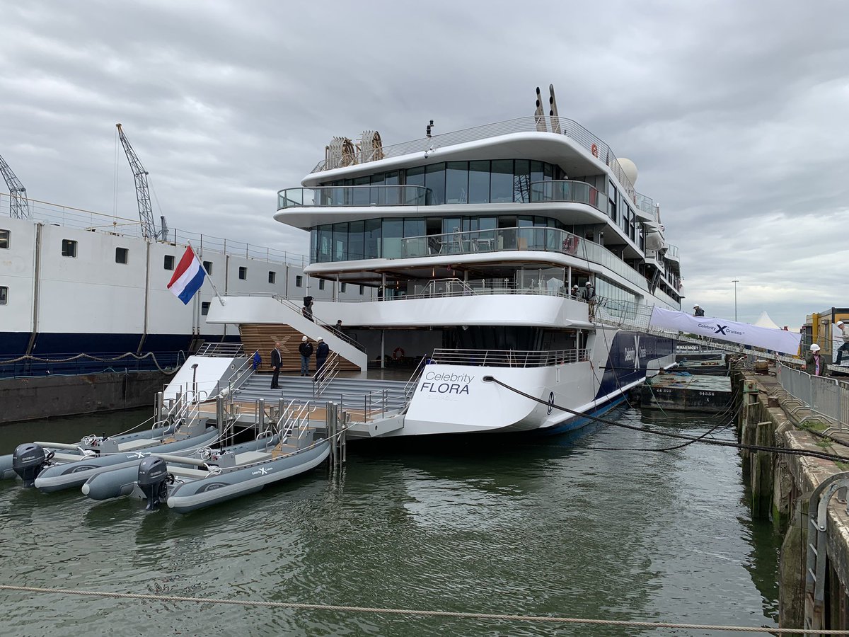 Here she is! #CelebrityFlora <a href="/CelebrityUK/">CASTLE CELEBRITY PRINZ NATHANIEL RICH UK</a> <a href="/iglucruise/">Iglu Cruise</a> @planetcruise <a href="/ruthgardiner13/">Ruth Gardiner</a> #Galapagos