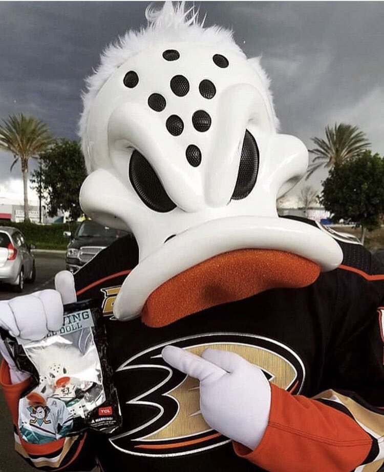 e_anaheim's tweet photo. ⠀⠀⠀⠀⠀⠀⠀⠀⠀
LET'S GO DUCKS!
⠀⠀⠀⠀⠀⠀⠀⠀⠀
#Anaheim #AnaheimDucks #MightyDucks #FlyingV #VVoador #GoDucks #LetsGoDucks #11vs11 #JogandoJunto #VPSLeague #VPSL #UVFA #IESA #ProClubs #Fifa19 #FifaProClubs #EA #ProClubsExiste #PS4 #esports #x11 
#NHL #NHLducks https://t.co/pxptSYgJfq