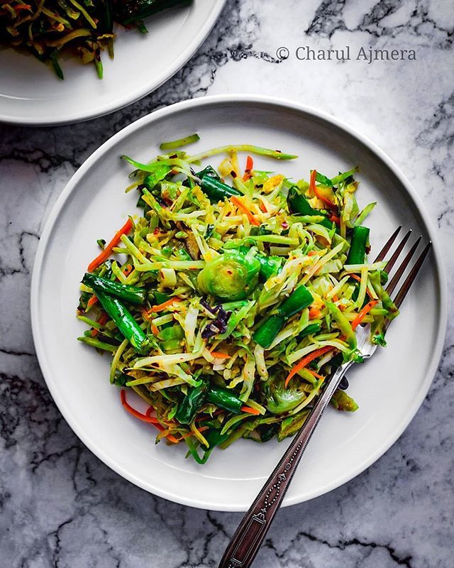 TadkaMasala's tweet photo. Currently eating my body weight in this spicy stir fry which takes 10 minutes to come together and even lesser to disappear.

Here's how you make it:
Chili oil - I used a blend of olive oil, S&amp;B crunchy garlic topping, and chili oil. You can also use the… https://t.co/3q7KewNbfI https://t.co/5Om2OWIigO