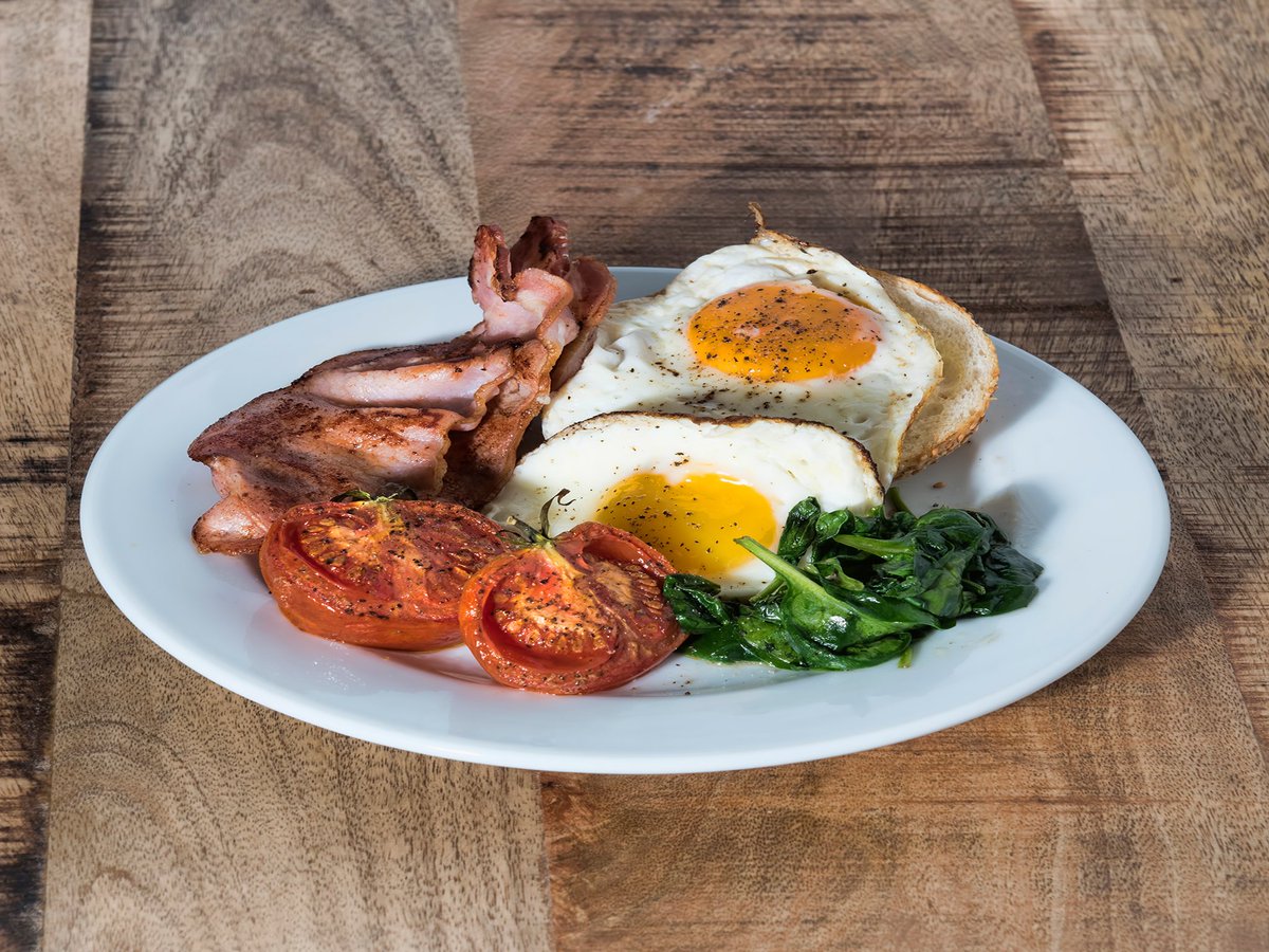 JulesyBnB's tweet photo. Each morning guests are invited to make their way down to the ground floor dining room between 8am and 10am. Should guests have a early tour and require an earlier option then please let Julie know 24 hours prior to arrange a breakfast on the go. https://t.co/YARHlqUtxM #Malta https://t.co/uijuJkprnr